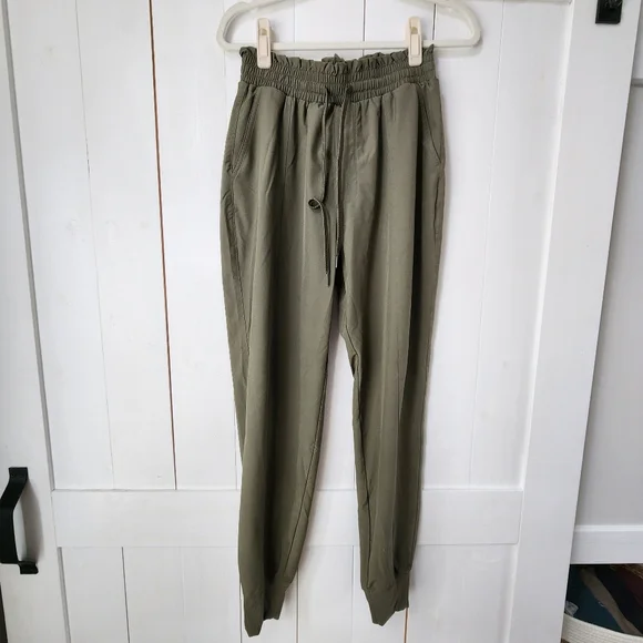 A&F Traveler Joggers - Picture 2 of 6